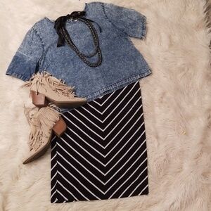 Black and white stripe‎ stretchy pencil skirt